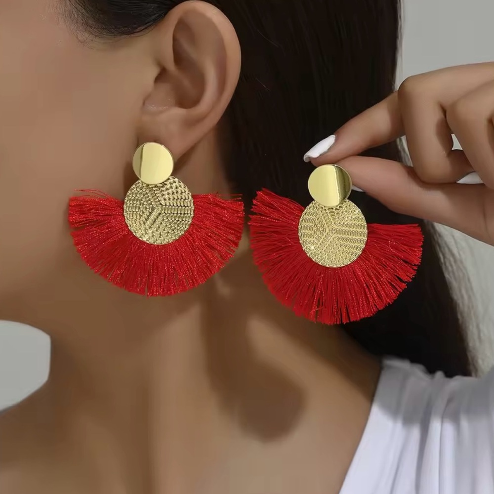 NEW Elegant Red and Gold Tassel Fringe Earrings